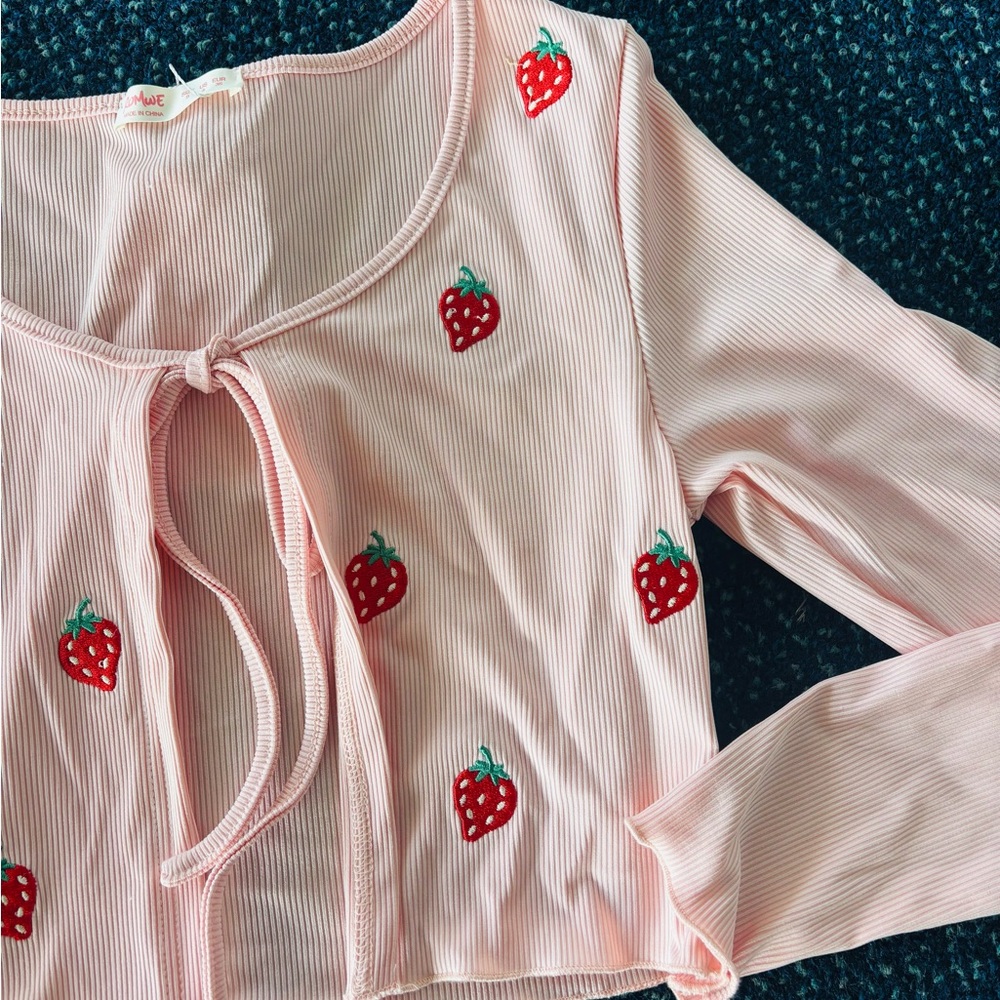 Romwe Baby Pink Ribbed Cropped Strawberry Cardigan